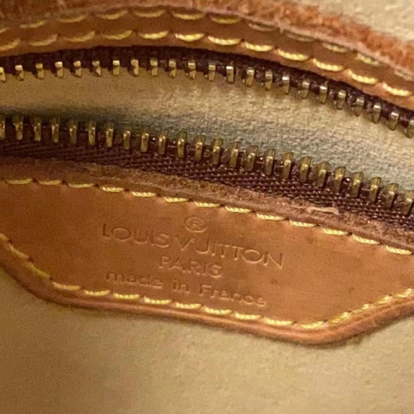 Sale! Louis Vuitton Looping GM - Picture 13 of 16